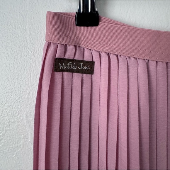 NWT Matilda Jane Heart to Heart Curtain Call Barbie pink pleated pant Size Small - Picture 8 of 9